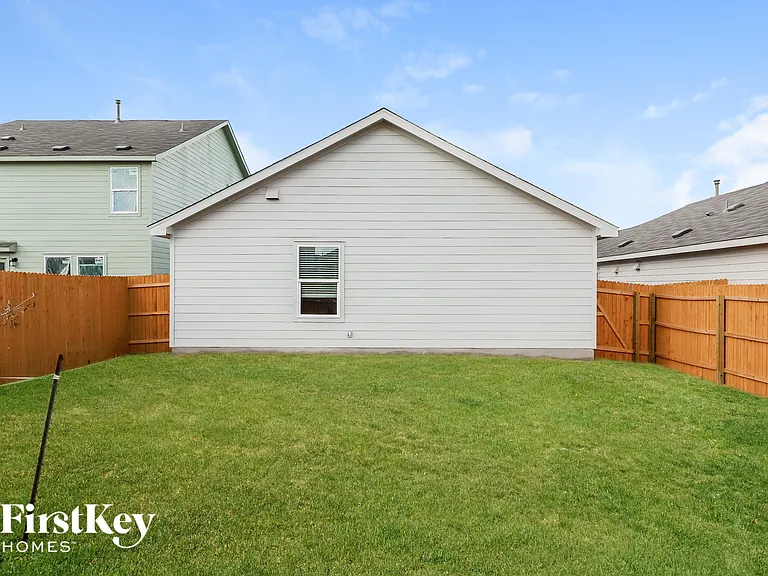 10407 McClintock Dr — Photo 14