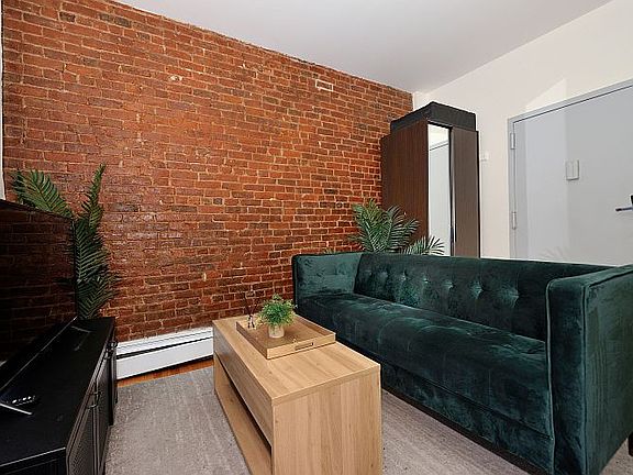 4th image of 356 W 37th St Front 1