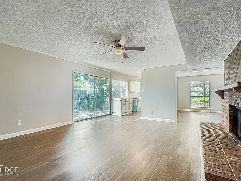 9117 Fairmont Cir — Photo 3