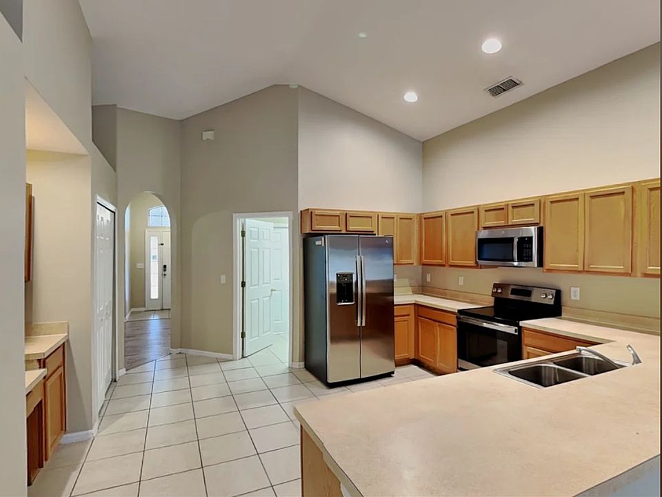 1st image of 2165 Bexley Dr