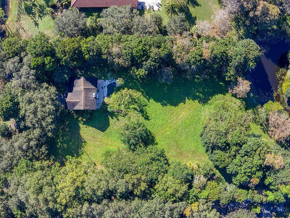 1st image of 6885 NW 84th Avenue