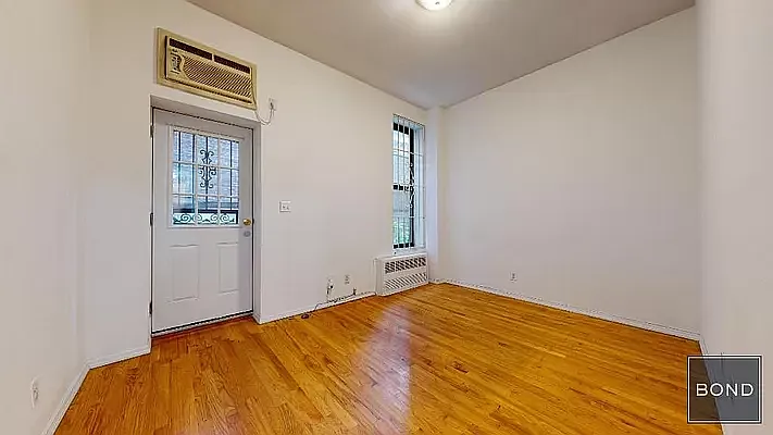 Rented by Bond New York | media 4