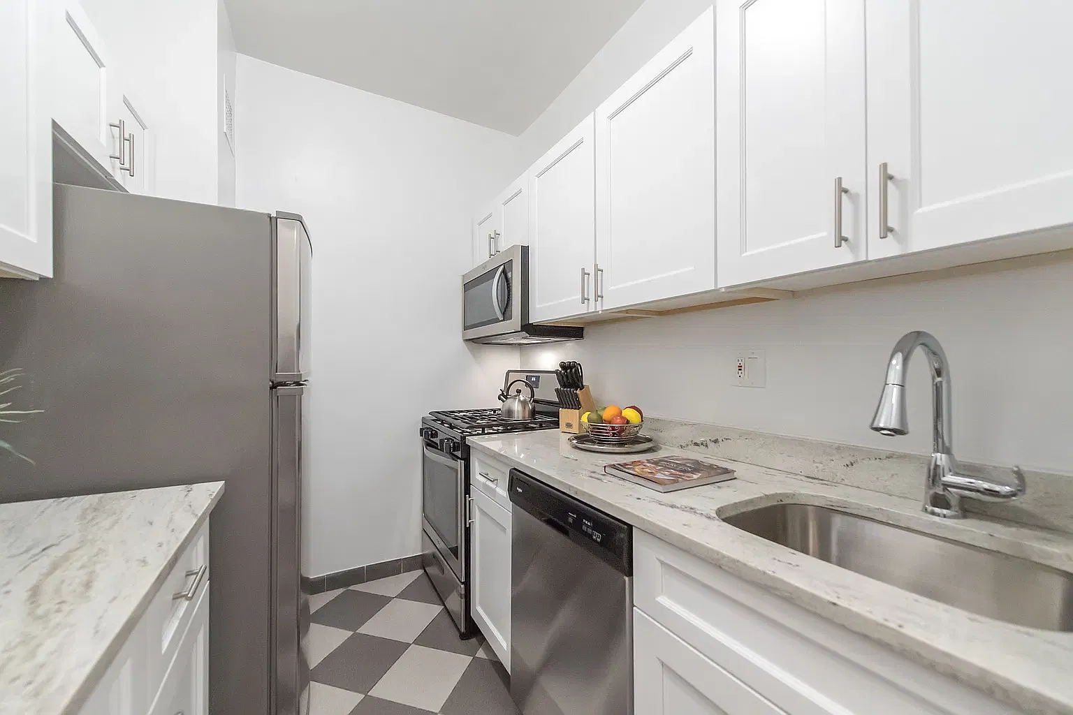 420 East 80th Street — Photo 3