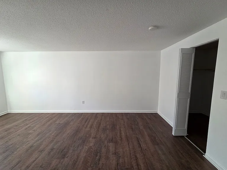 10 Longworth Ave — Photo 9