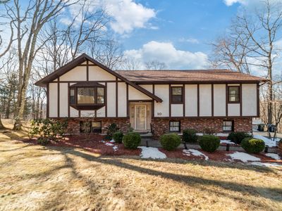 10 Windward Drive, New Fairfield, CT, 06812