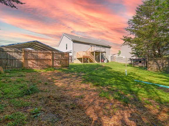 3rd image of 28 Hibiscus Ct