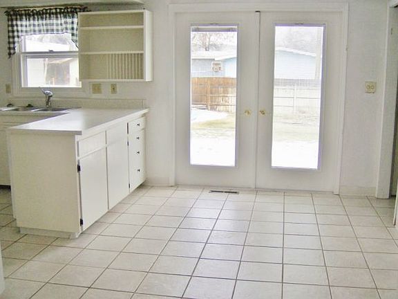 3rd image of 2901 Terry Ave