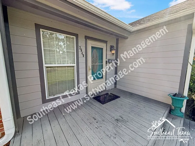 2640 Louisiana St — Photo 2