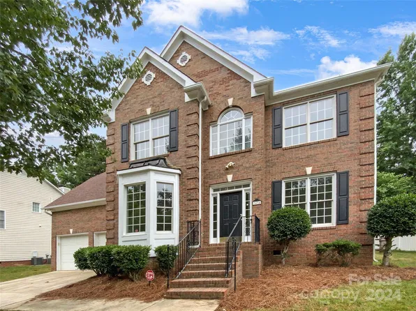 3434 Arklow Rd, Charlotte, NC 28269