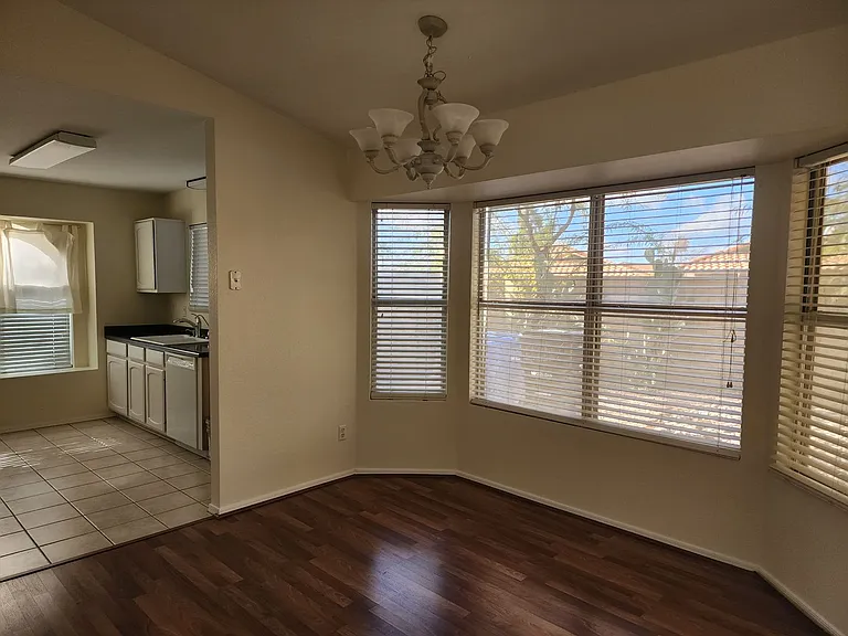 3002 E Amber Ridge Way — Photo 3