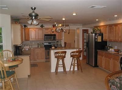 5th image of 7543 Twin Oaks Ave