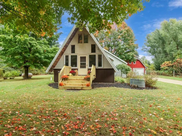 7901 S 21st Rd, Cadillac, MI 49601