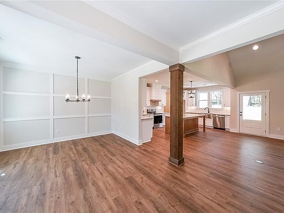 4th image of 3300 Holly Springs Rd