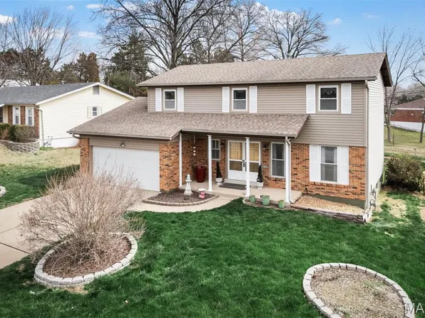 9542 General Lee Dr, Saint Louis, MO 63126