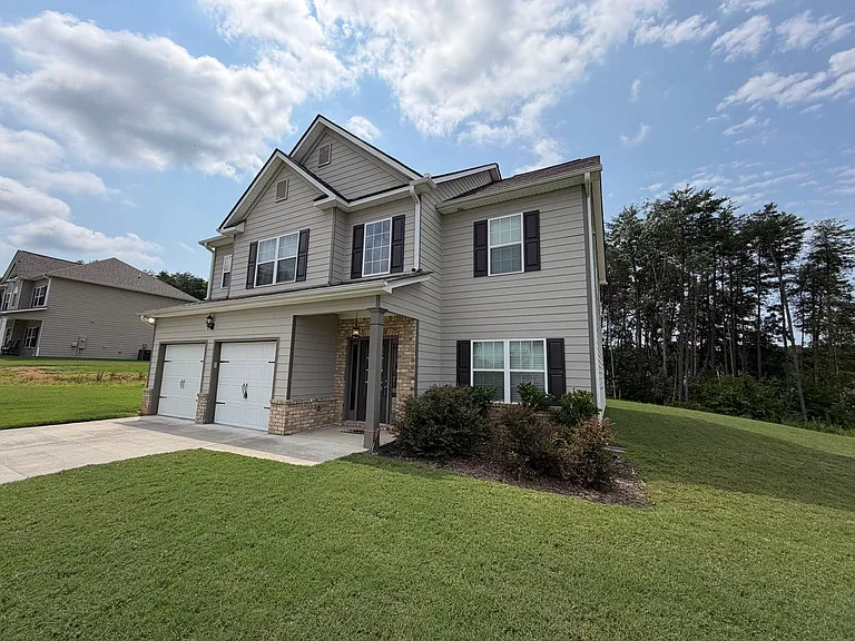61 N Village Cir — Photo 34