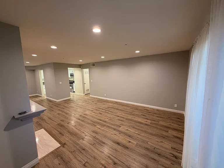 617 Orange Grove Ave #A — Photo 2