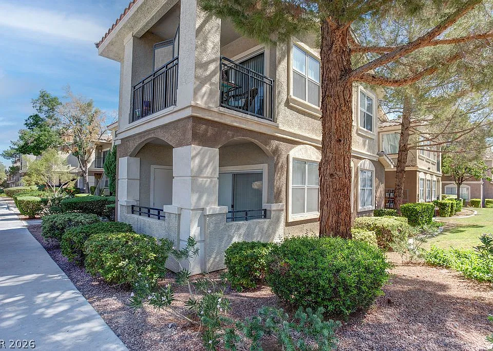 2900 Sunridge Heights Pkwy #418
