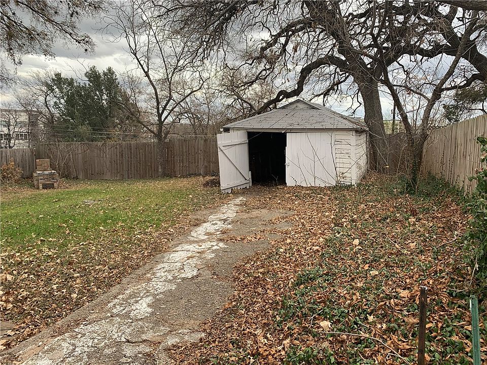 2nd image of 1103 Upland Dr
