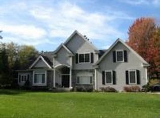 2 Willow Spg, Latham, NY 12110