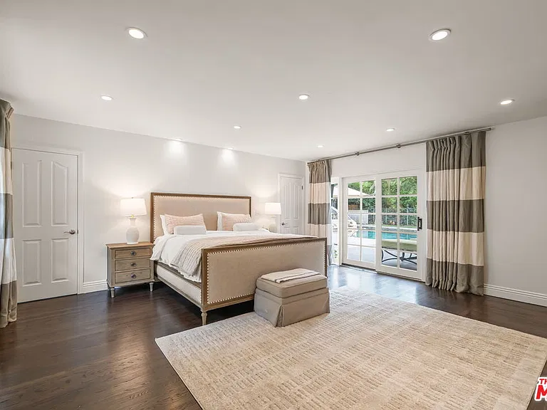 9023 Alto Cedro Dr — Photo 33
