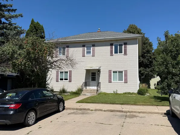 513 Harvey Dunn St #3, Brookings, SD 57006