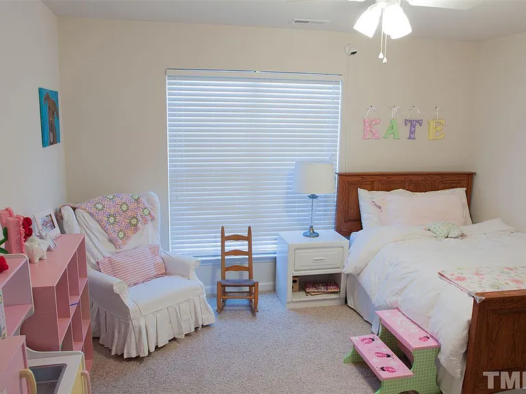 516 Dyersville Dr — Photo 14