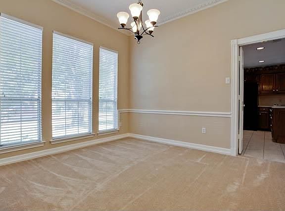 4th image of 1310 Waterford Pl