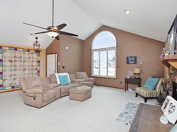 4th image of 57217 Sequoia Dr