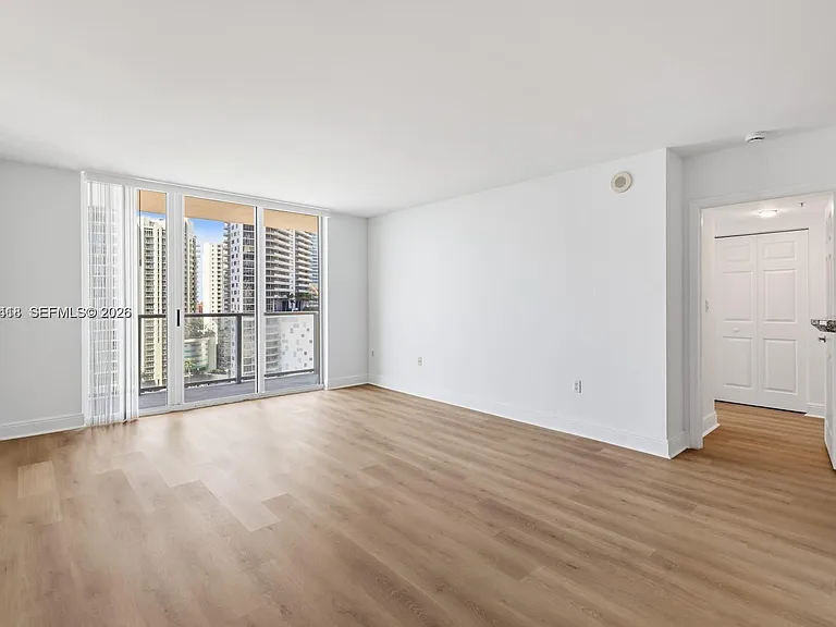 1155 Brickell Bay Dr #1609 — Photo 8