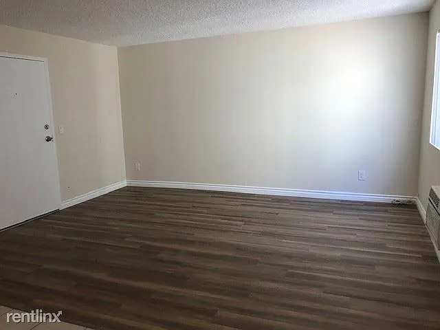 Vanowen 108 Living Room
