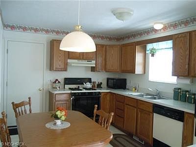 5th image of 613 Windsor Ln