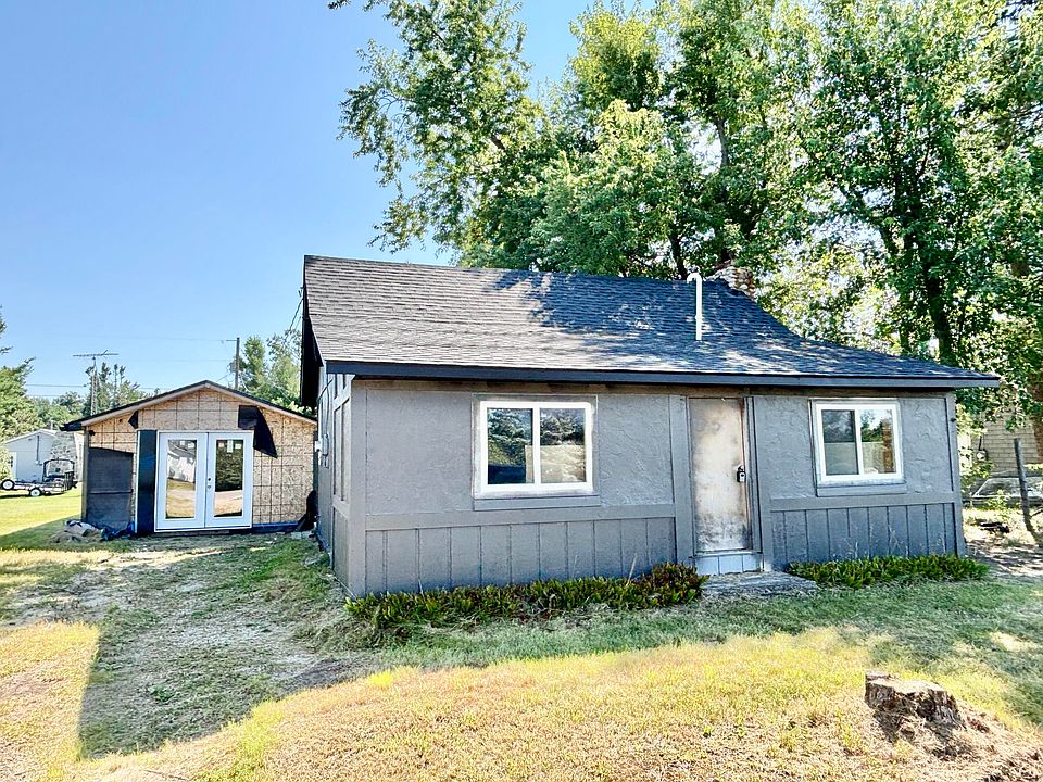 1st image of 2861 Marius St