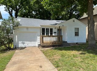 1521 E McDaniel St, Springfield, MO 65802