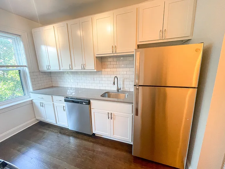 4049-57 N. Francisco Ave. — Photo 2