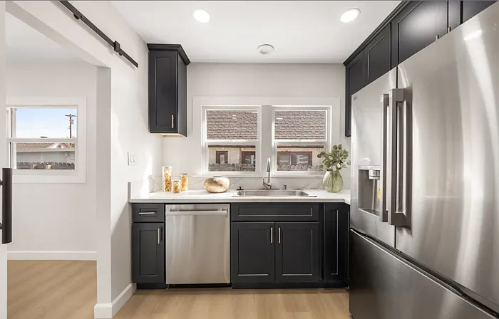 1166 N El Molino Ave — Photo 19
