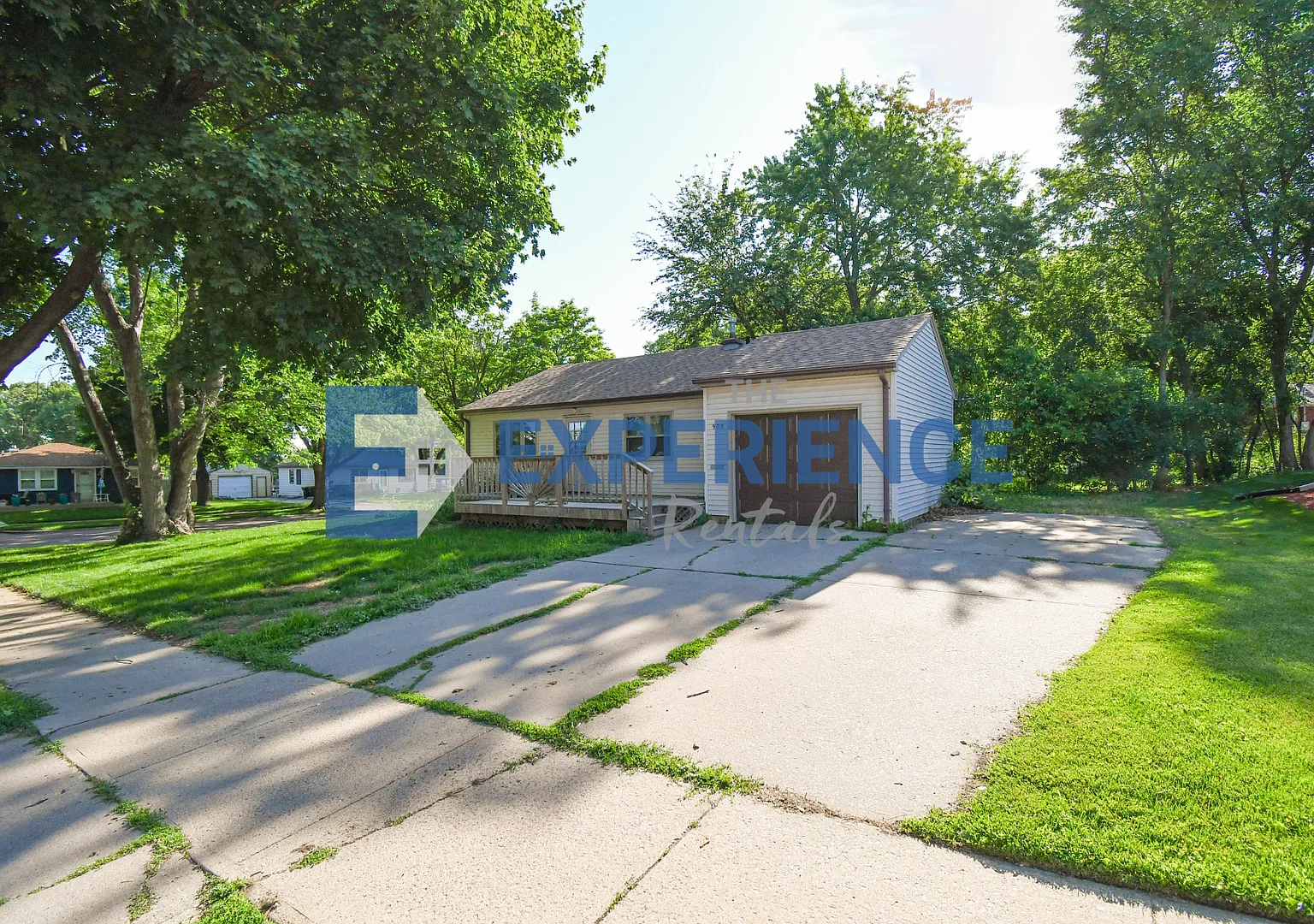 Charming 3-Bedroom Single Family Home East Sioux Falls! — Photo 3