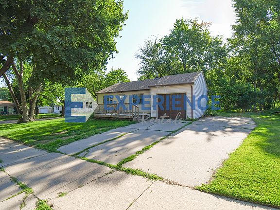 3rd image of 900 S Marday Ave