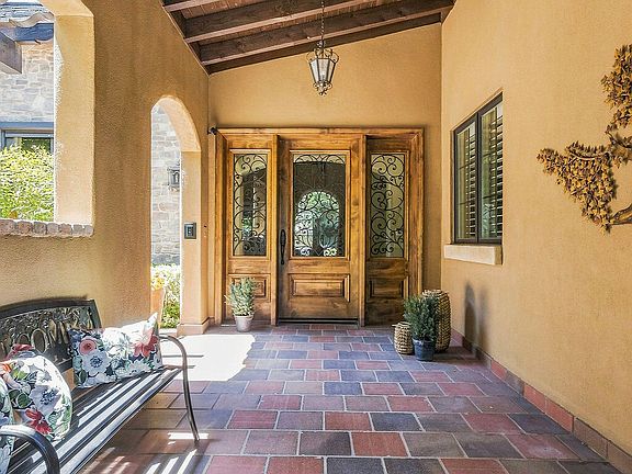 3rd image of 209 Villa Serena Ct