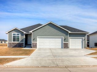 3312 NW 25th St, Ankeny, IA 50023