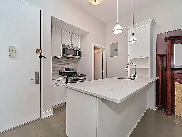 206 W 79th St #4R — Photo 3
