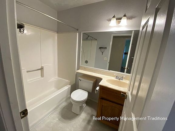 5th image of 616 E Avenue K4