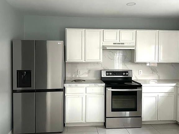 3rd image of 2208 Eagle Landing Dr