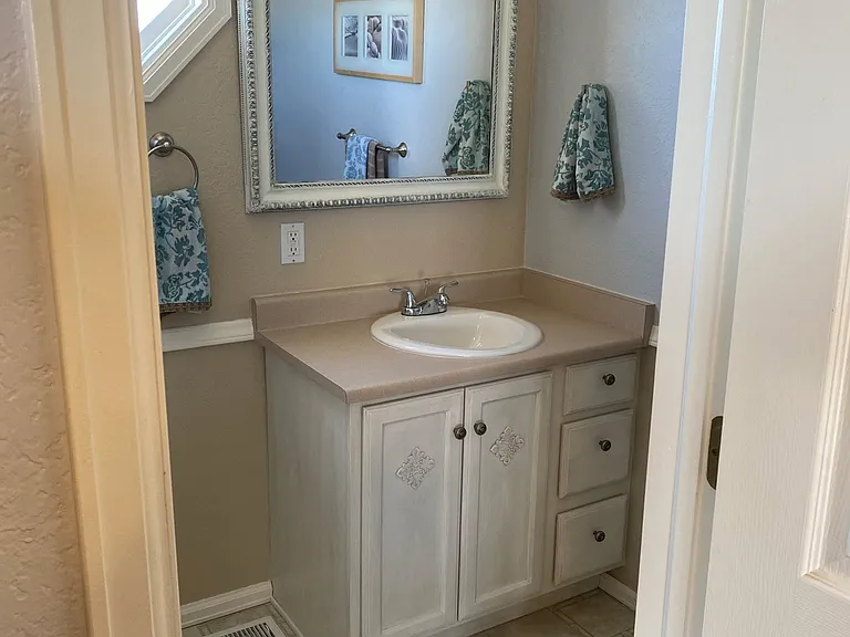 435 E Stardust Dr — Photo 2