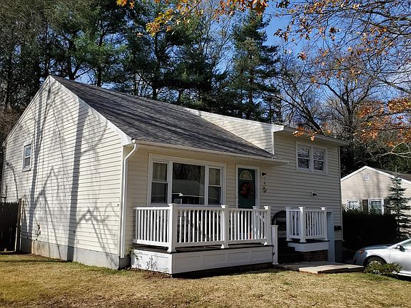 2nd image of 25 Elizabeth Ln