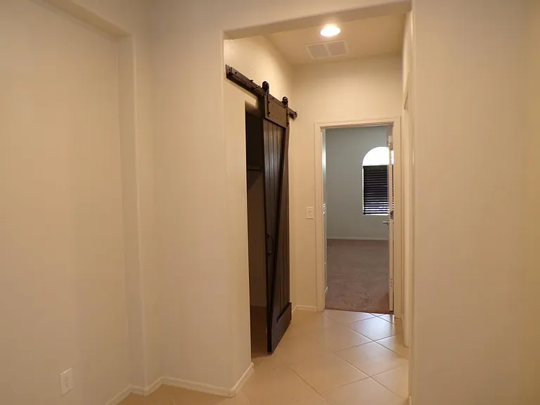 844 Tiablanca Rd — Photo 4