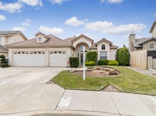 7249 N Bonadelle Ave, Fresno, CA