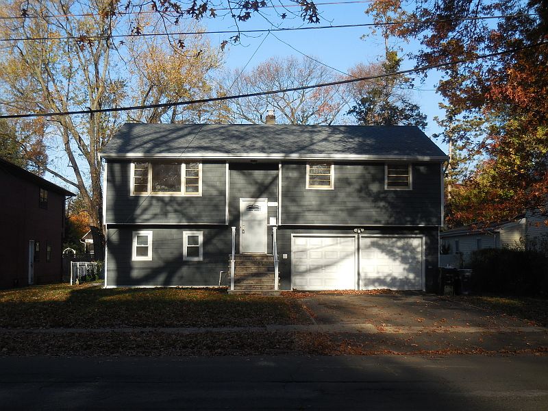 2nd image of 712 Stelle Ave