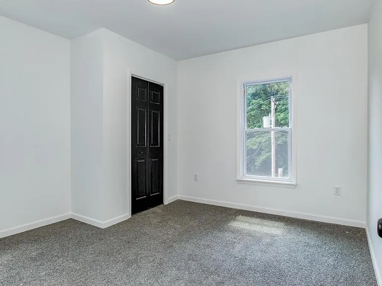 910 Main St — Photo 6