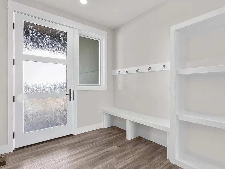 2504 Aspen Creek Trl — Photo 3