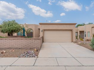 592 W Crenshaw Ln, Green Valley, AZ 85614